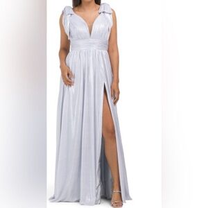 BASIX BLACK LABEL
Tie Shoulder Metallic Pleated Gown silver size 6 NWT